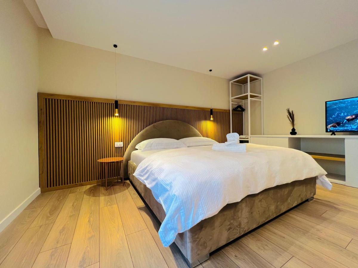 Tirana Center Hideaway Apartment Ngoại thất bức ảnh